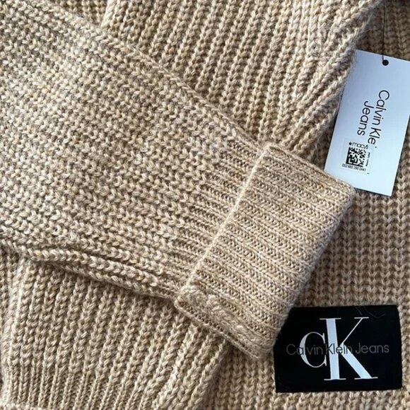 NEW Calvin Klein Jeans Oversized Turtleneck Sweater! - Picture 2 of 5